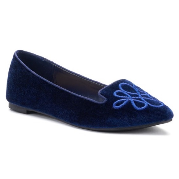 LC Lauren Conrad Shoes - LC LAUREN CONRAD Navy Embroidered Pointed Loafers